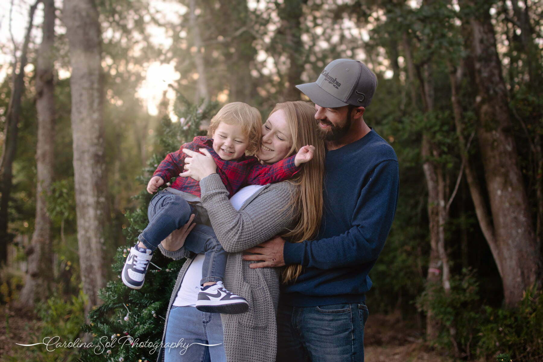 Calabash NC candid christmas mini family photography.