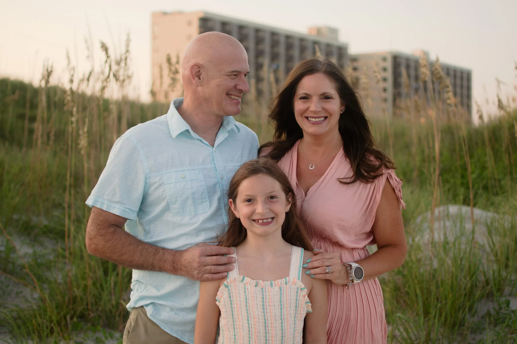 5 Helpful Tips What To Wear Beach Family Photography Style Guide - Carolina  Sol Photography