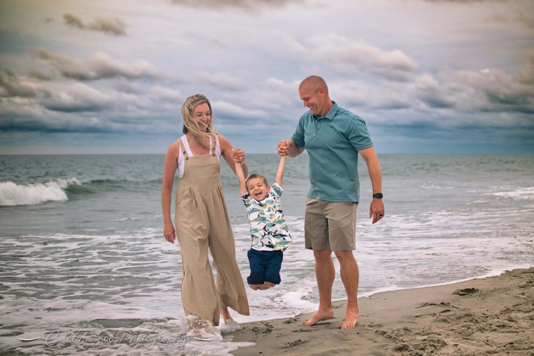 Ocean Isle Beach, NC lifestyle family photographer.